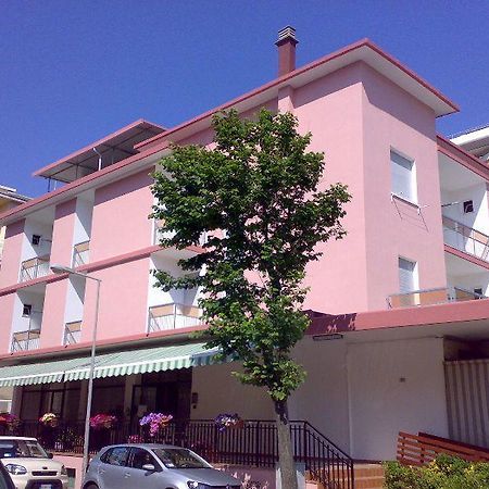 Hotel Piccari Nuova Gestione Римини Экстерьер фото