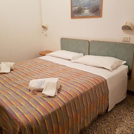 Hotel Piccari Nuova Gestione Римини Экстерьер фото