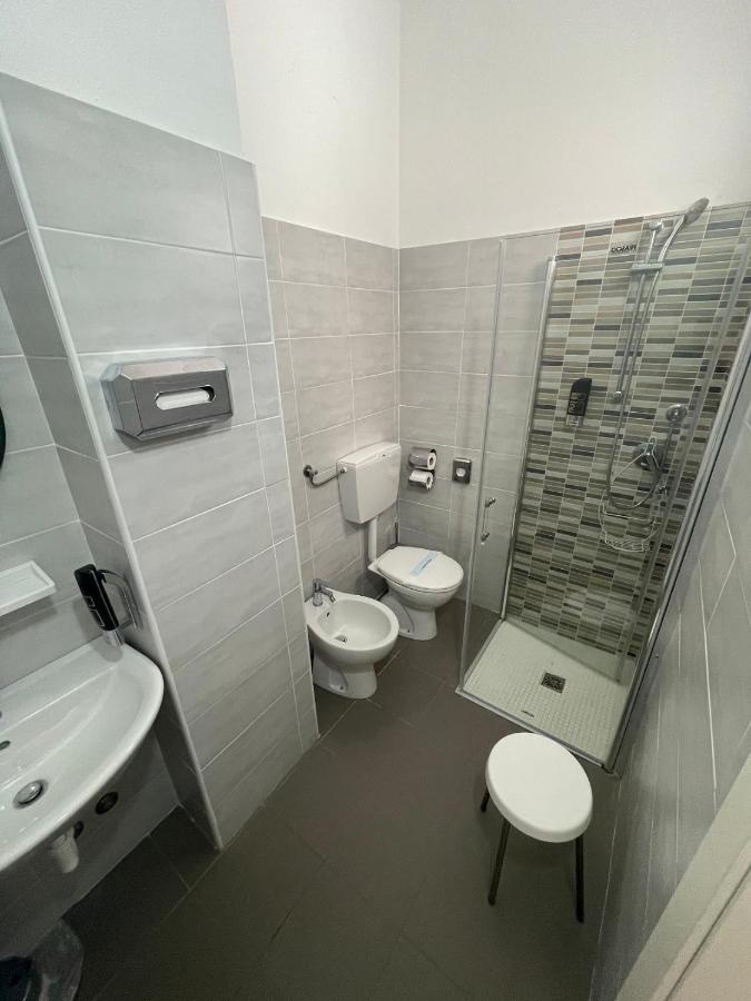 Hotel Piccari Nuova Gestione Римини Экстерьер фото