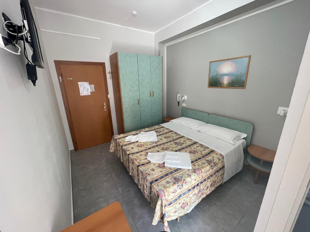 Hotel Piccari Nuova Gestione Римини Экстерьер фото