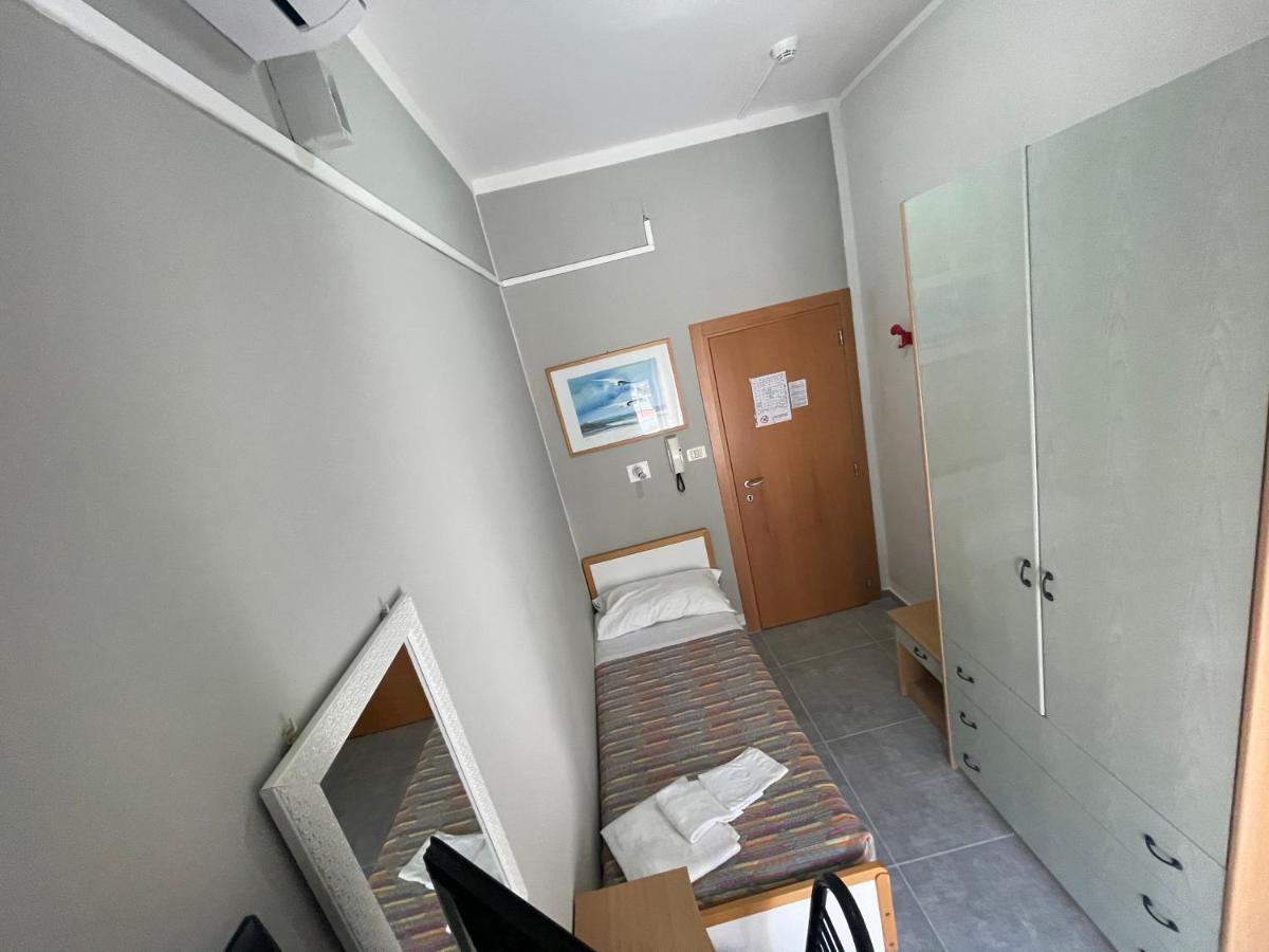 Hotel Piccari Nuova Gestione Римини Экстерьер фото