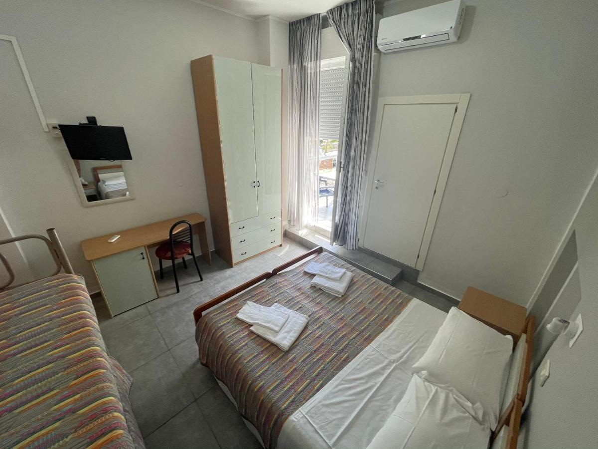 Hotel Piccari Nuova Gestione Римини Экстерьер фото
