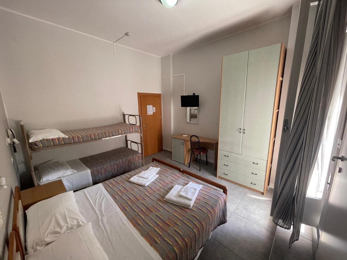 Hotel Piccari Nuova Gestione Римини Экстерьер фото