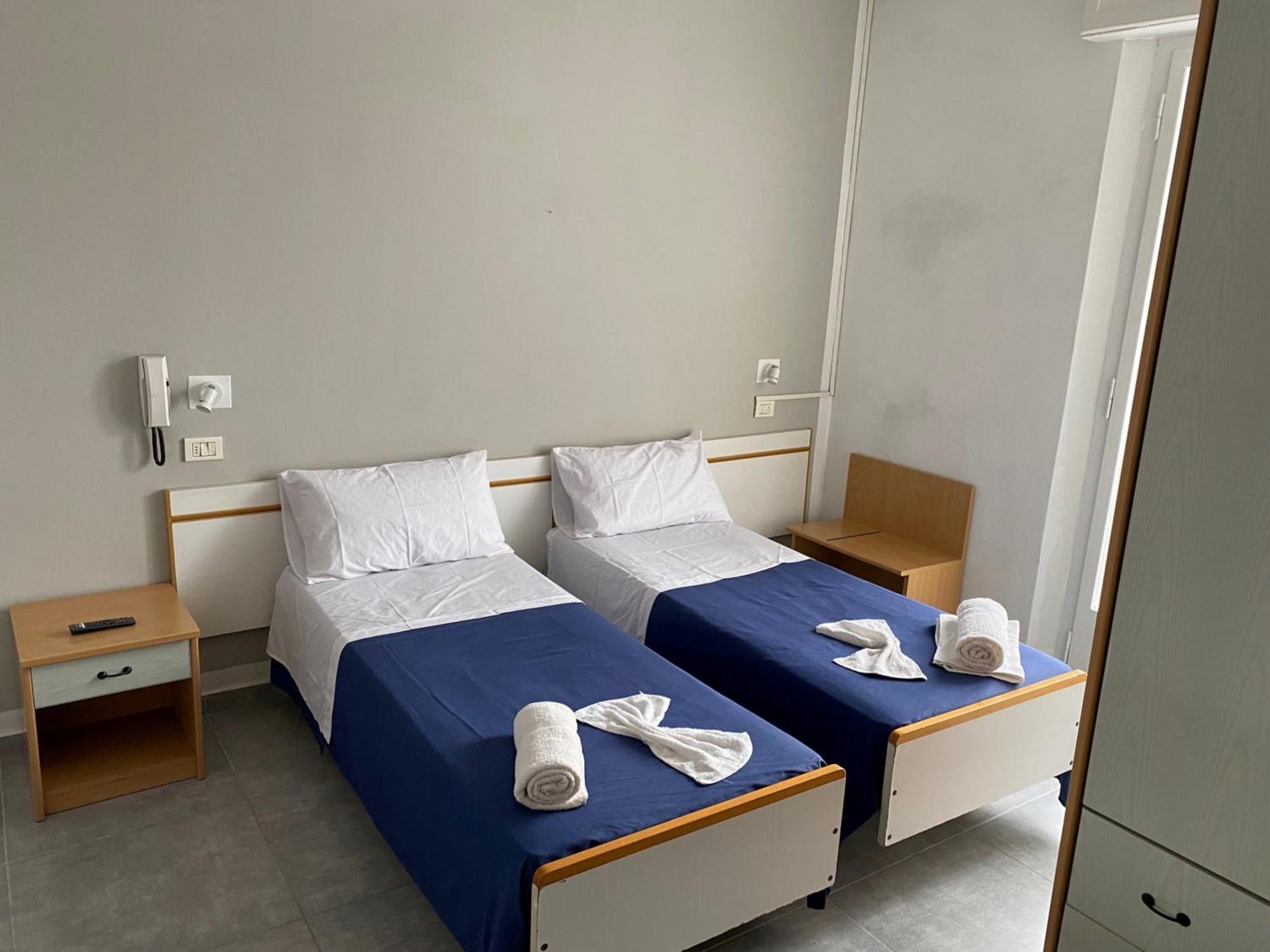Hotel Piccari Nuova Gestione Римини Экстерьер фото